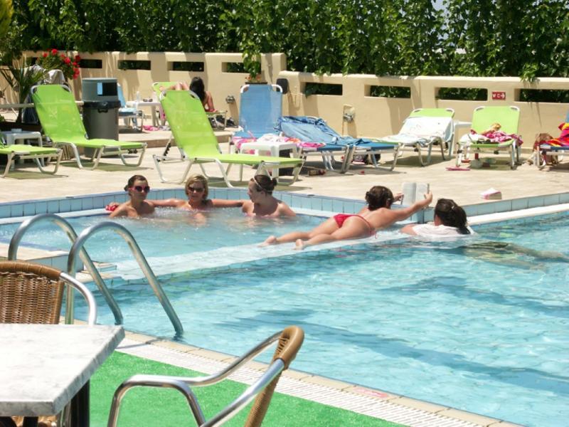 Nikos Hotel Malia Eksteriør bilde
